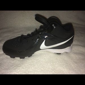 KIDS NIKE BASEBALL CLEATS